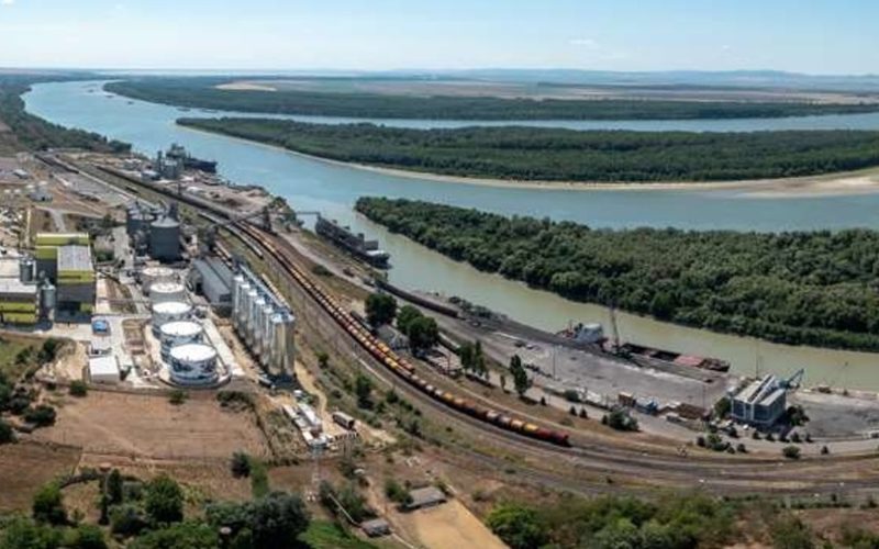 Guvernul alocă fonduri pentru achiziția Portului Giurgiulești din Republica Moldova Executivul a aprobat recent suplimentarea bugetului Ministerului Transporturilor și Infrastructurii cu peste 280 de milioane de lei pentru anul 2026