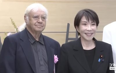 Când cearta cu soțul devine concert: Blesteme și tobe pe „Burn”