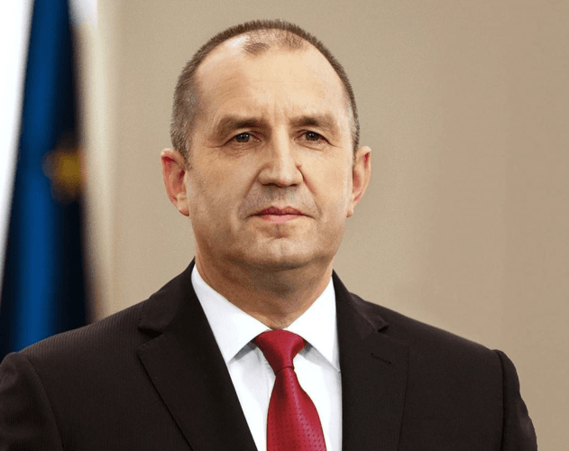 Bulgaria: Fostul președinte pro-rus, detașat în alegeri, arată exit-poll-urile