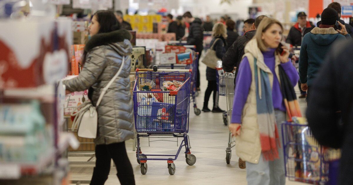 Programul magazinelor de Paște 2026: Zilele în care supermarketurile sunt închise. Singura locație deschisă duminică, 12 aprilie