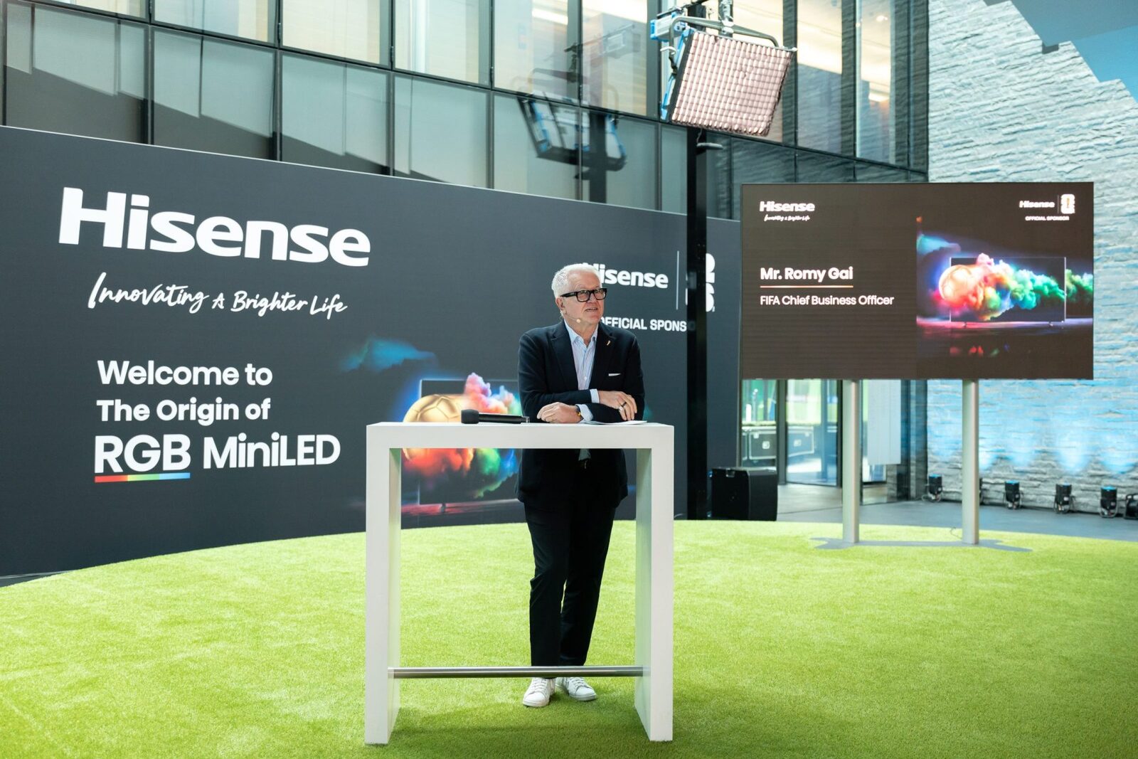 Hisense dezvăluie televizoare MiniLED 2026 la FIFA: Parteneriat de impact