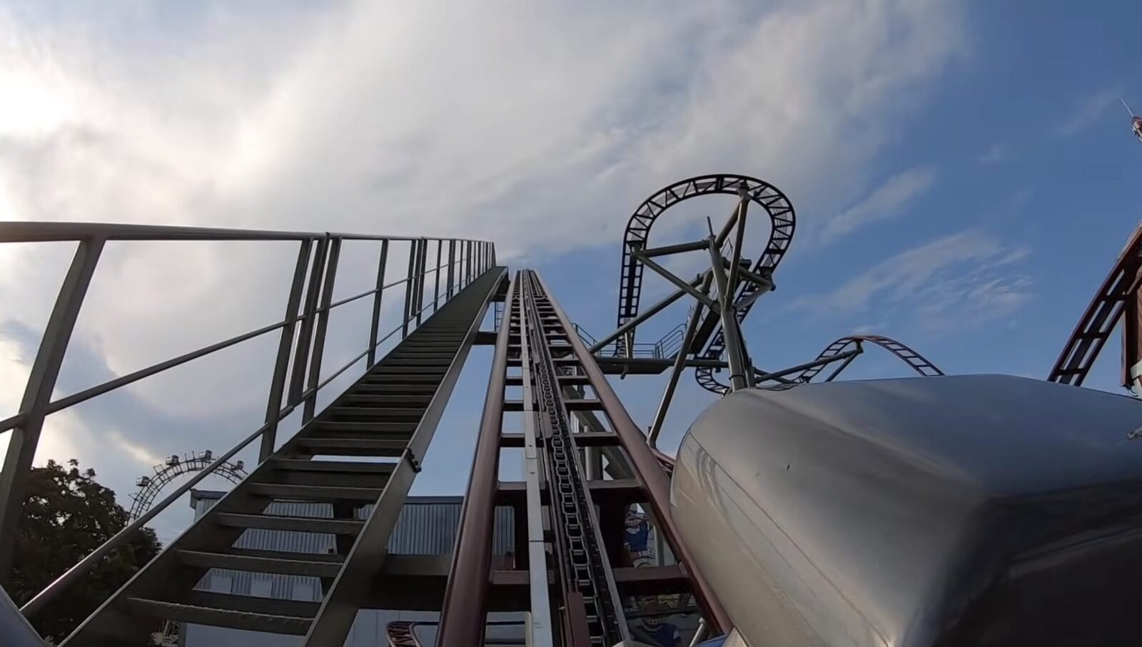 Cinți răniți după deraierea unui rollercoaster la Viena