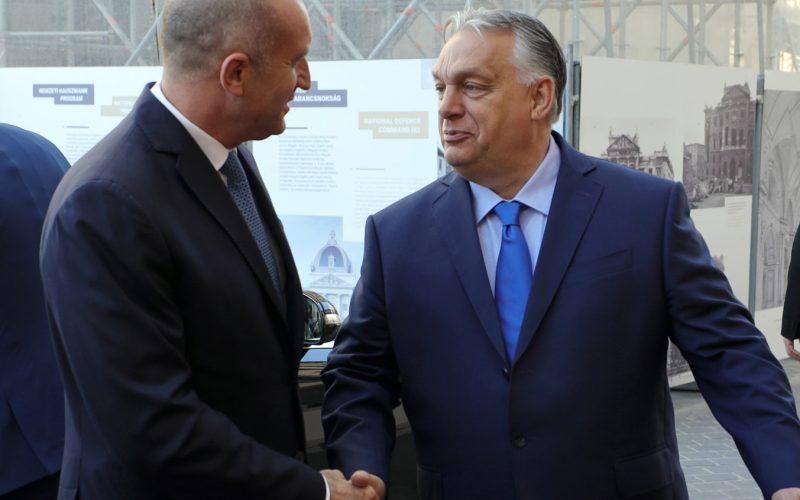 Bulgaria la vot, a opta oară în 5 ani: Radev, noul Orban? Presa, în alertă