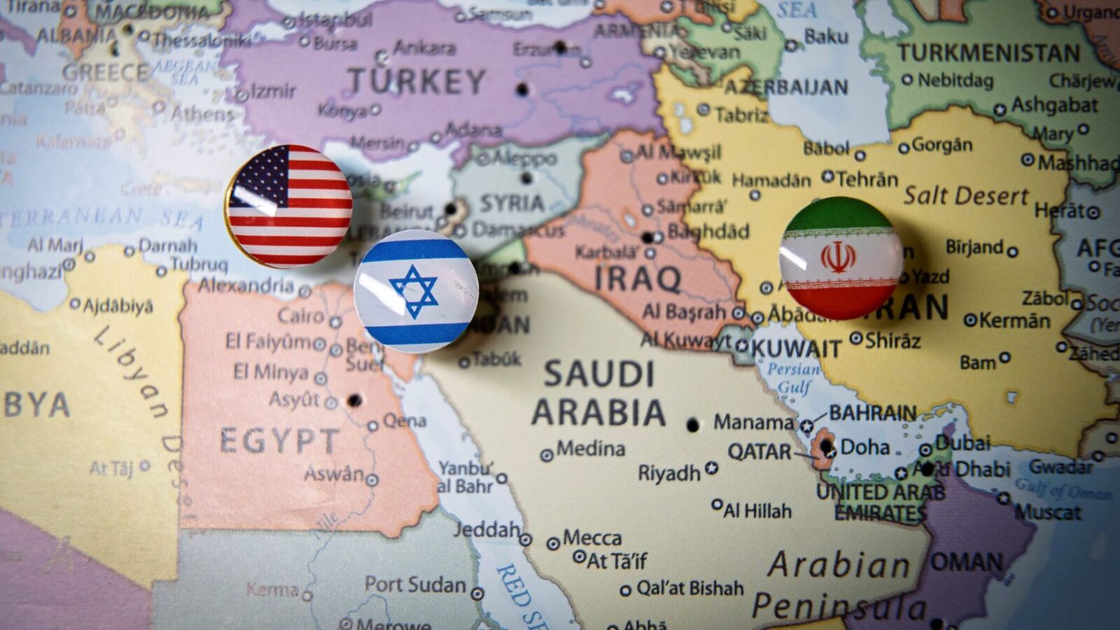 Navele SUA, exercițiu prin Strâmtoarea Ormuz: Washington sfidează Iranul