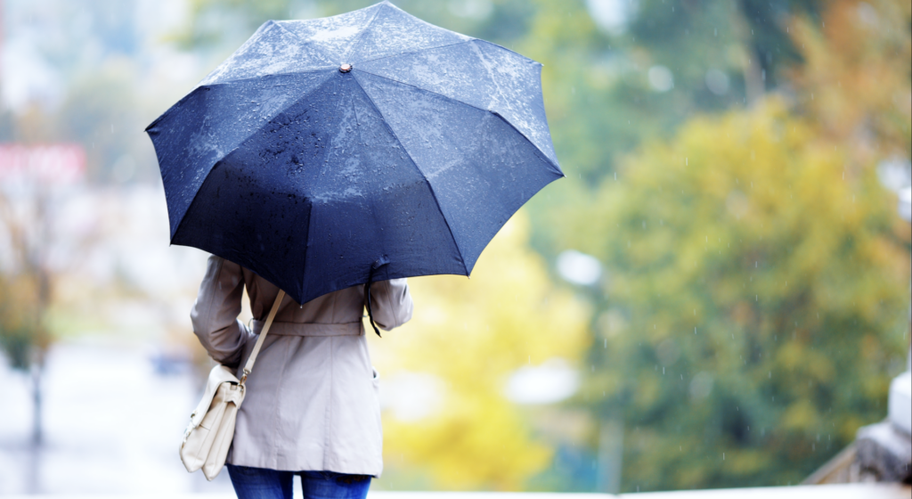 Scădere bruscă de temperaturi: Ploaie și vânt în mai multe zone din țară