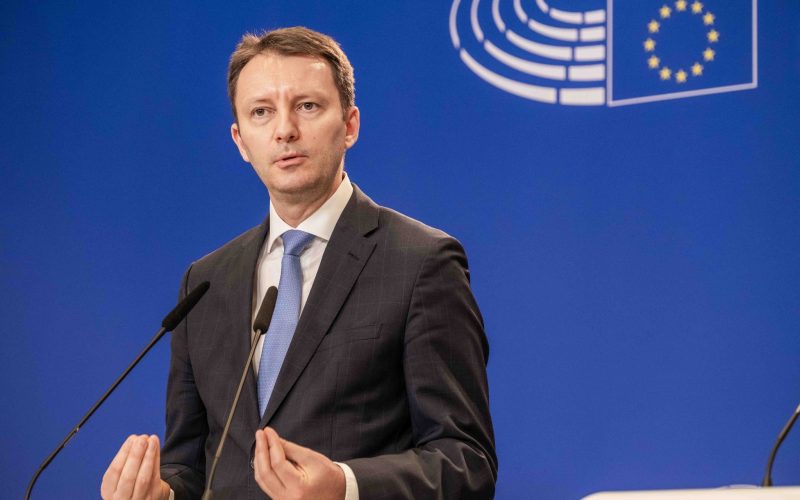 Siegfried Mureșan: Orban, ca dictatori, își sărăcește țara