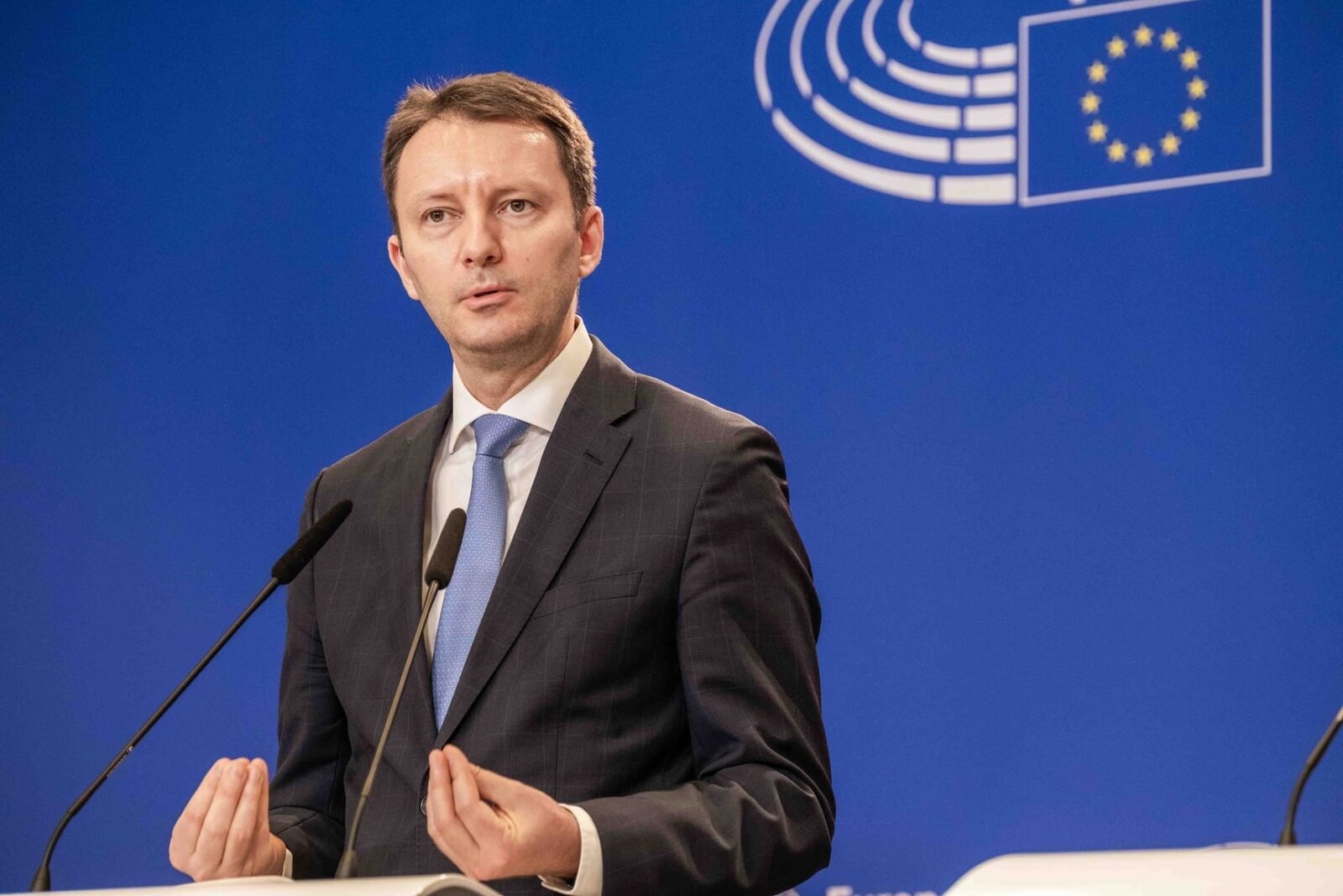 Siegfried Mureșan: Orban, ca dictatori, își sărăcește țara