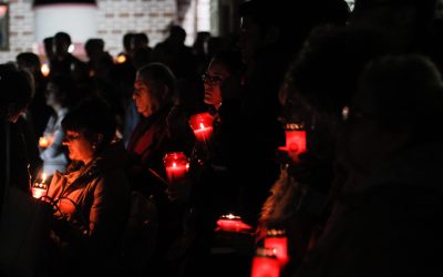 Trei sferturi dintre români vor merge la Slujba de Înviere anul acesta, arată un sondaj recent, în timp ce majoritatea preferă să petreacă Paștele acasă