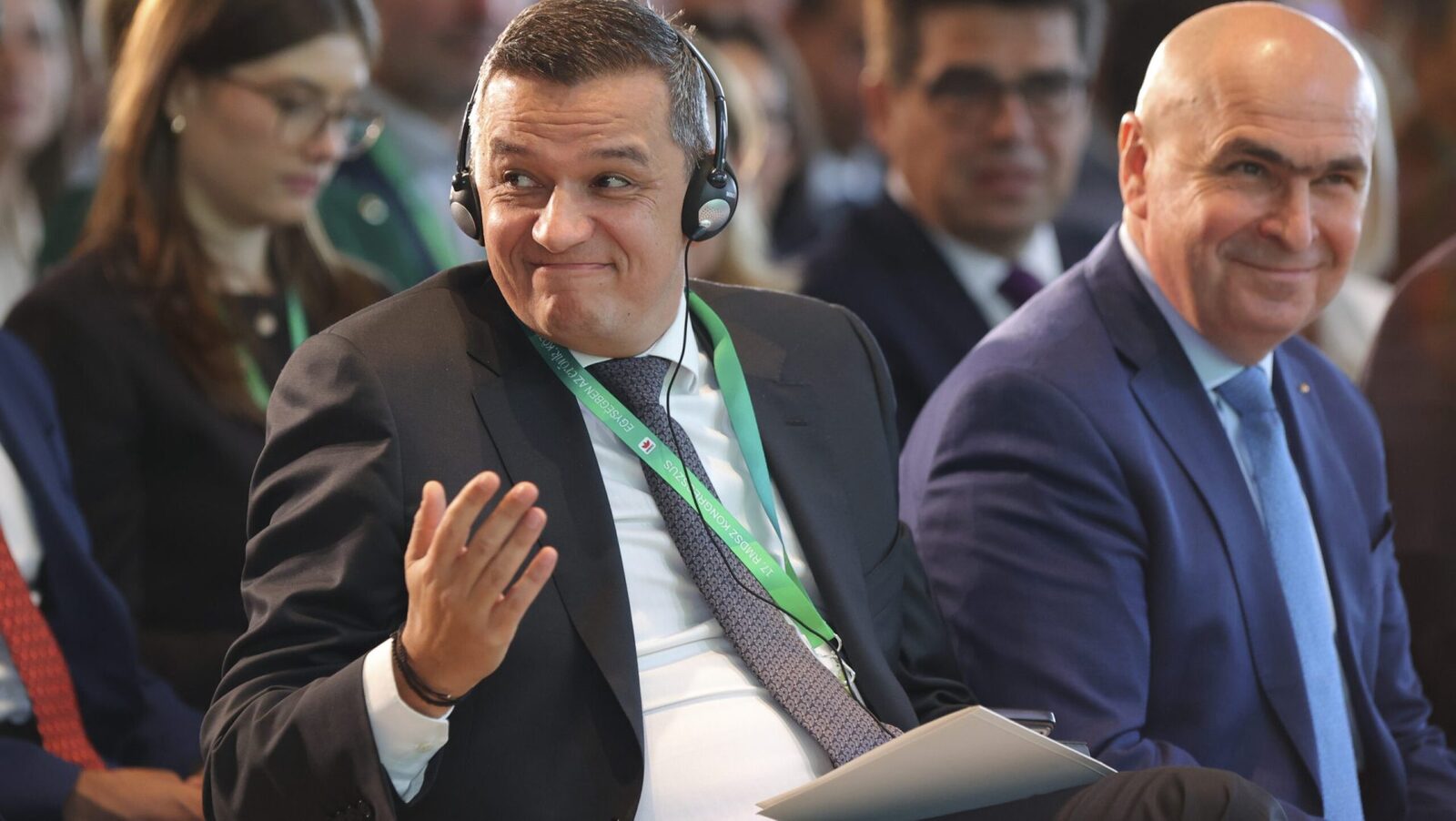 Ziua deciziilor la Guvern: PSD taie în carne vie, Bolojan, pe muchie de cuțit!