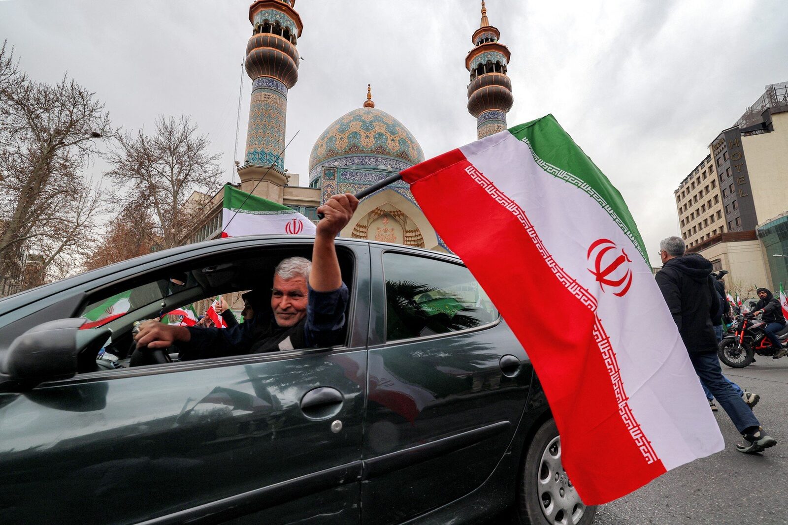Oficialii americani și israelieni au fost surprinși de o schimbare neașteptată în negocierile cu Iranul, în contextul în care ultimatumul președintelui Donald Trump se apropia de expirare