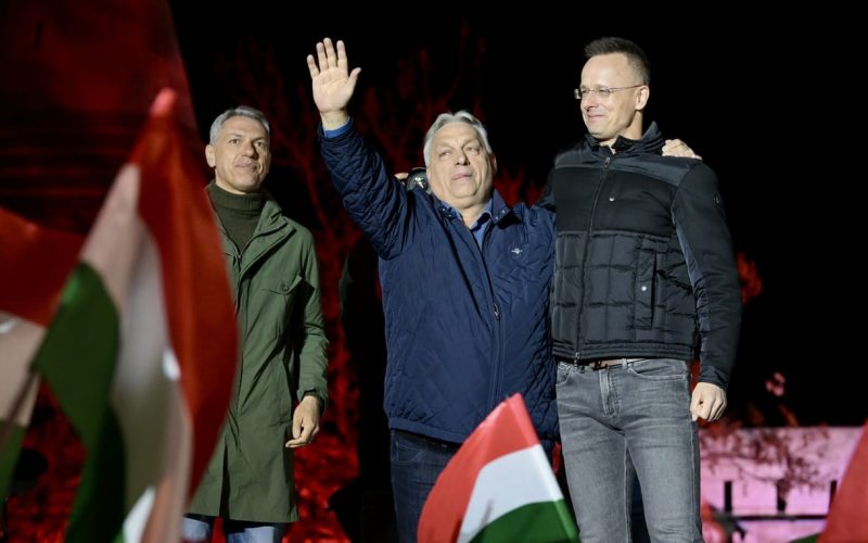 Szijjártó Péter visszatért a Facebookra, nem tűnik szomorúnak