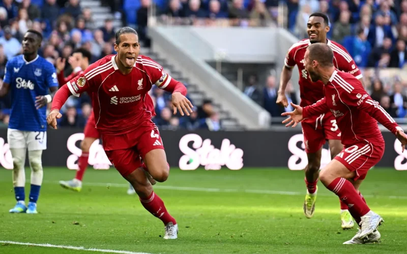 Szoboszlai a 100. PL-meccsén a 100. percben adott gólpasszt, a Liverpool megnyerte a városi derbit