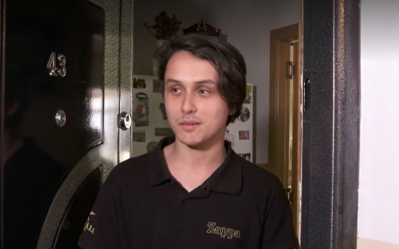 Pasionat de chimie, tânărul ajunge la arest: Ce a găsit poliția în laborator