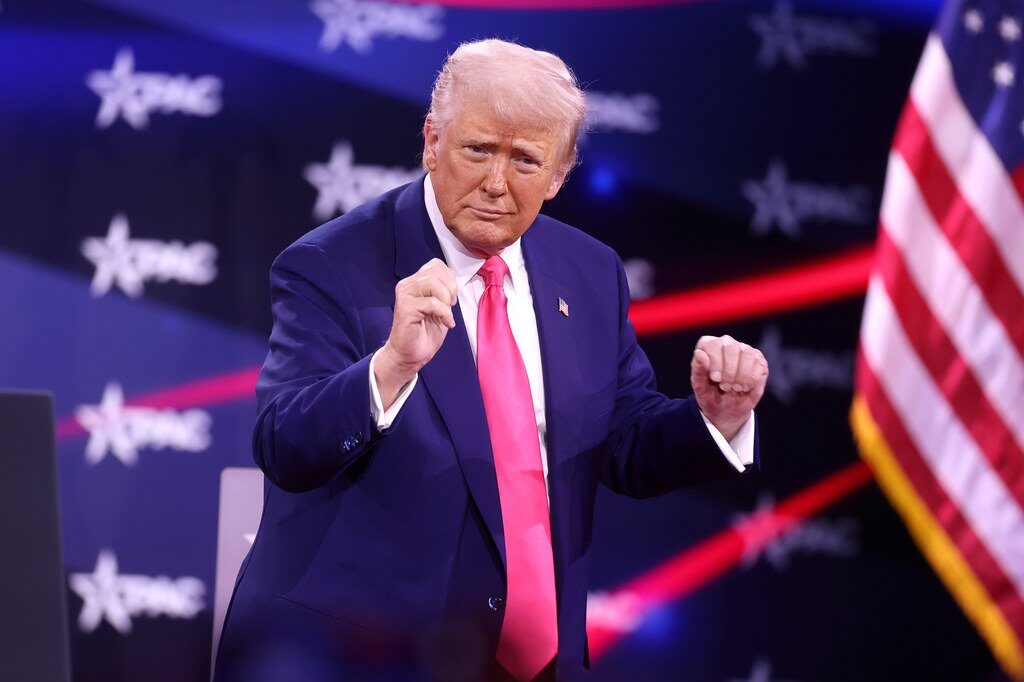 Donald Trump amenință Iranul: Strâmtoarea Ormuz, singura carte de negociere!