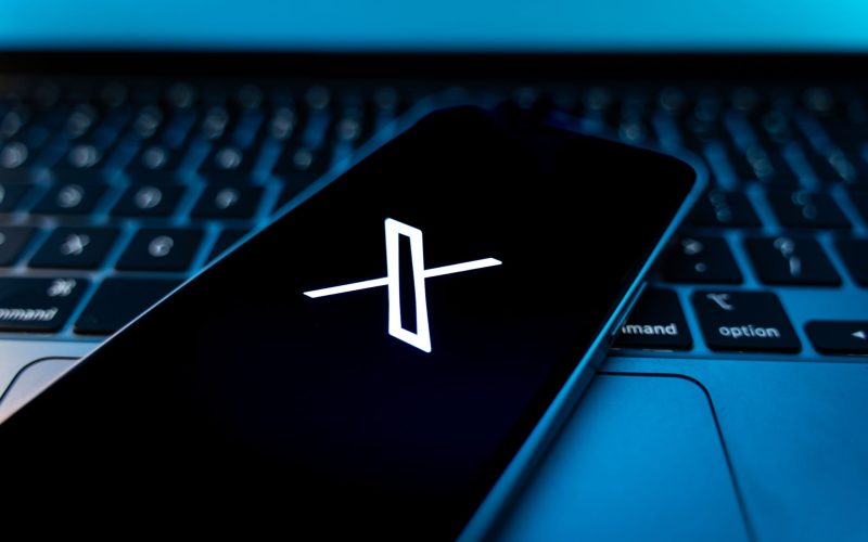 X, fostul Twitter, se reinventează: Grok face furori cu AI!