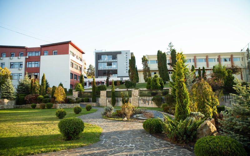 Universitatea X, pe locul 2 în România: Ce înseamnă pentru studenți?