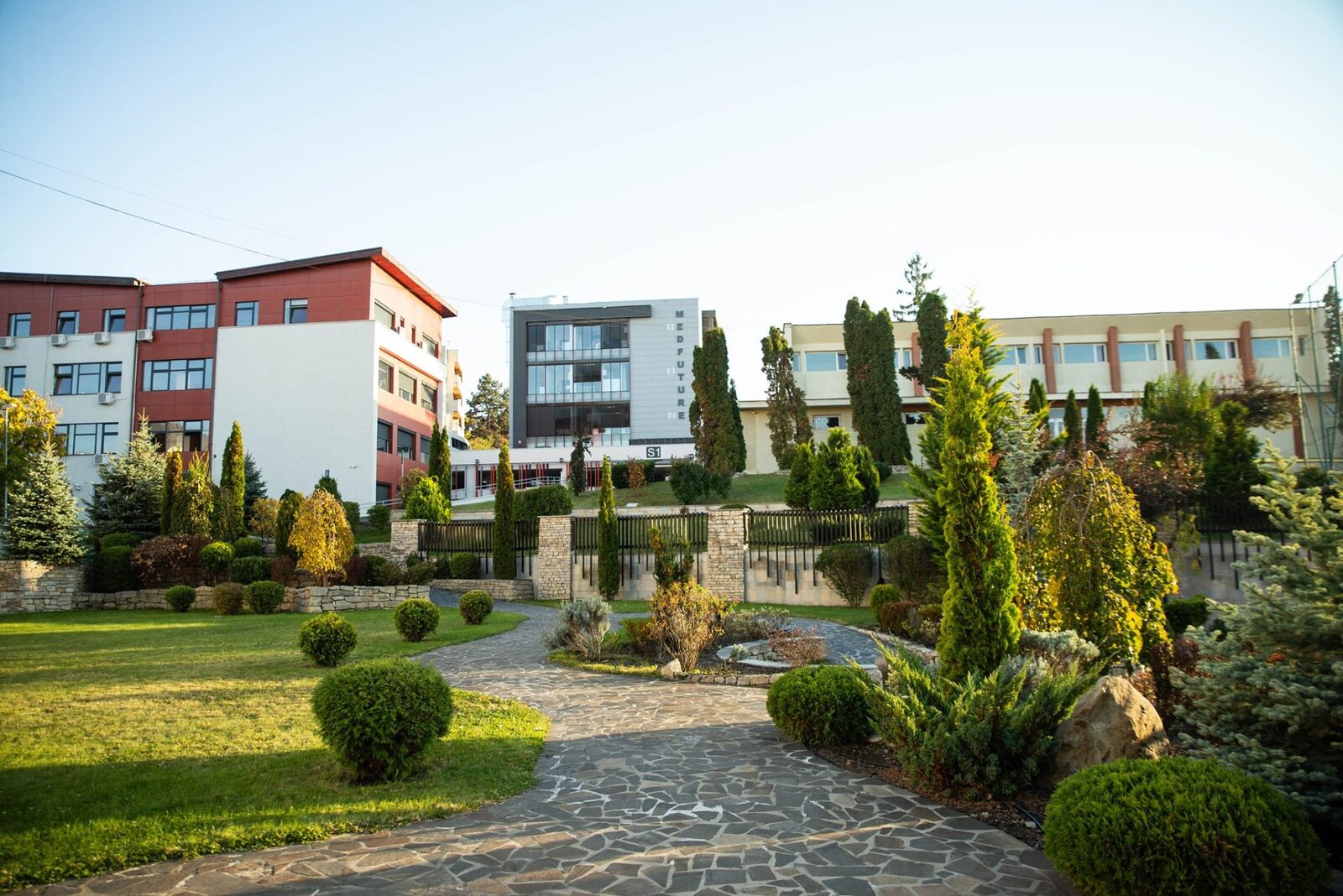 Universitatea X, pe locul 2 în România: Ce înseamnă pentru studenți?
