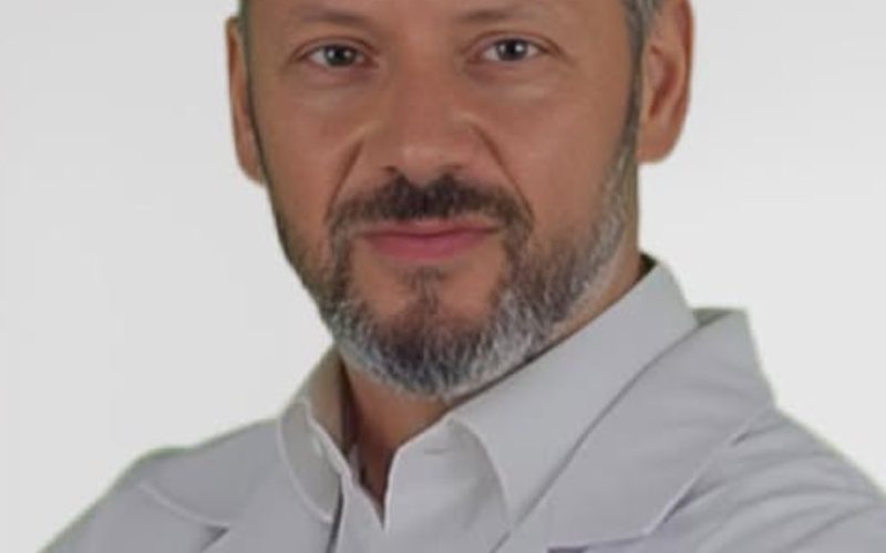 Un neurochirurg din Constanța s-a pretins profesor la Stanford și a taxat cu peste 4.000 de euro un produs de 187 lei