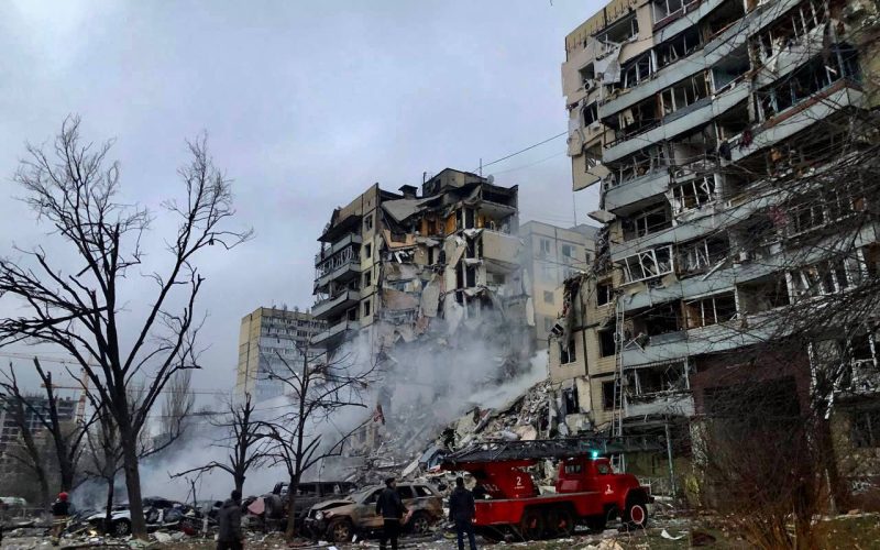 Cel puțin două persoane au murit și alte trei au fost rănite în urma unor atacuri aeriene rusești în regiunea Dnipro din estul Ucrainei