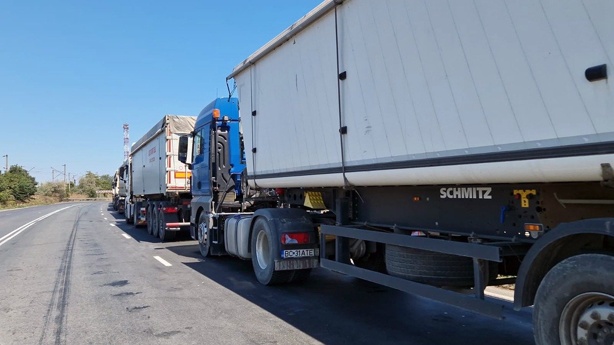 Transportatorii de mărfuri din Iași resimt din plin efectele scumpirii carburanților, costurile operaționale crescând cu circa 10%