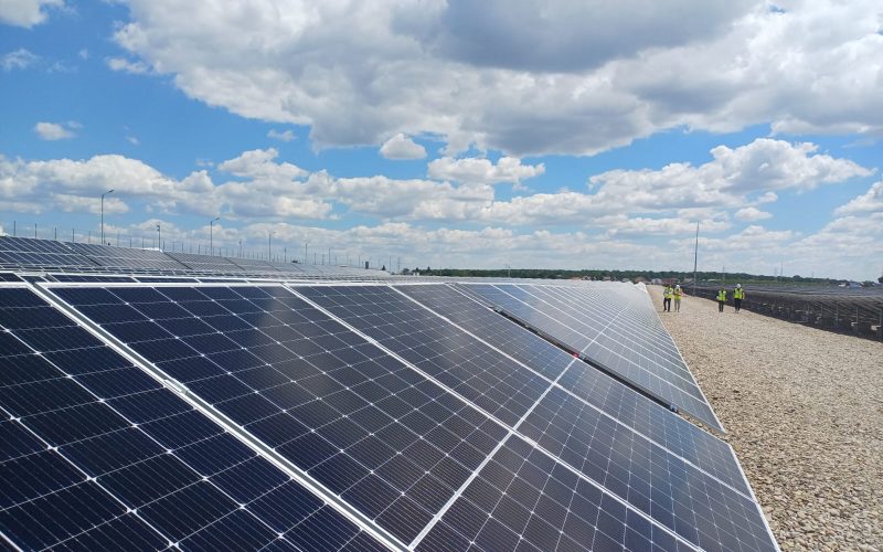 Băieții deștepți din energie vând parcuri solare pe OLX. Autoritățile, pe urmele speculanților