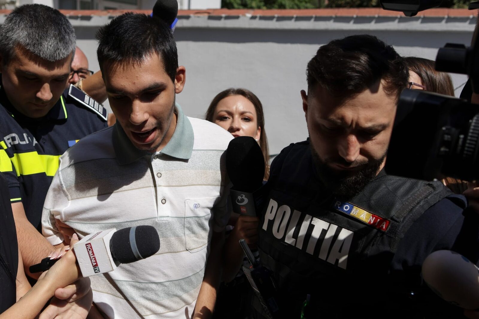 Agresorul din Bangladesh, cu noi acuzații: Desene fasciste pe blocuri! Tribunalul ezită la arestare