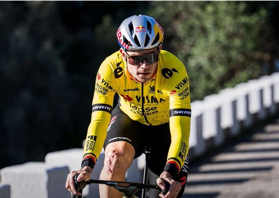 Van Aert îi fură victoria lui Pogacar la Roubaix: Sprint incendiar pe velodrom