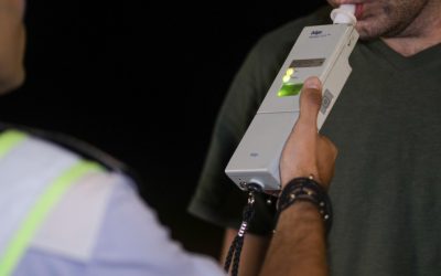 Băut și cu trei copii în mașină: Tânăr începător, reținut la volan!