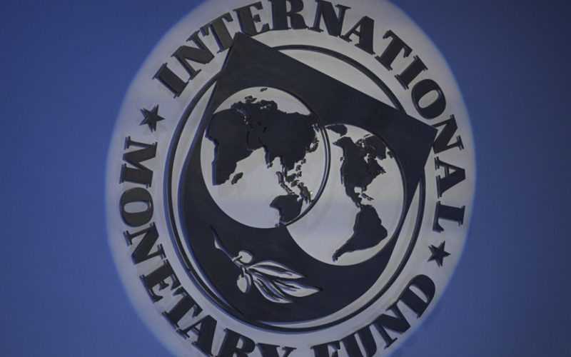 FMI taie drastic din creșterea economică a României: Doar 0,7% în 2026! Ce zice de inflație?