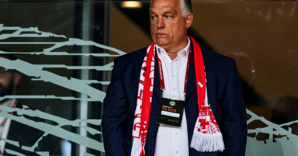 Orban și fotbalul: un amestec politic cu consecințe Prim-ministrul Ungariei, Viktor Orban, este cunoscut pentru pasiunea sa pentru fotbal, dar mai ales pentru felul în care folosește acest sport ca unealtă politică