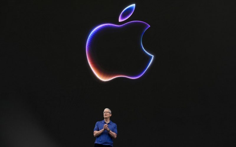 Cook, după 15 ani, pleacă de la Apple: Cine îi ia locul? Schimbare majoră la gigant