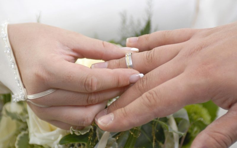 Căsătoria și cancerul: Studiul ȘOCANT despre riscurile la burlaci și însurați