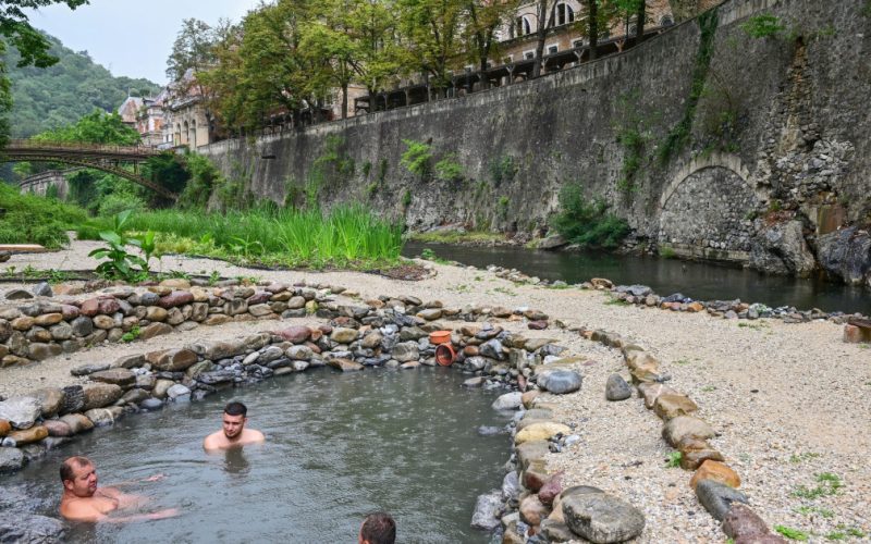 Bilete de tratament 2026: Câte locuri gratuite, aprobate de Ministerul Finanțelor