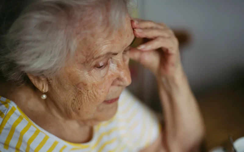 București: Sute de pensionari, fără bani! Ajutoarele sociale, în pericol: Frică de ruină