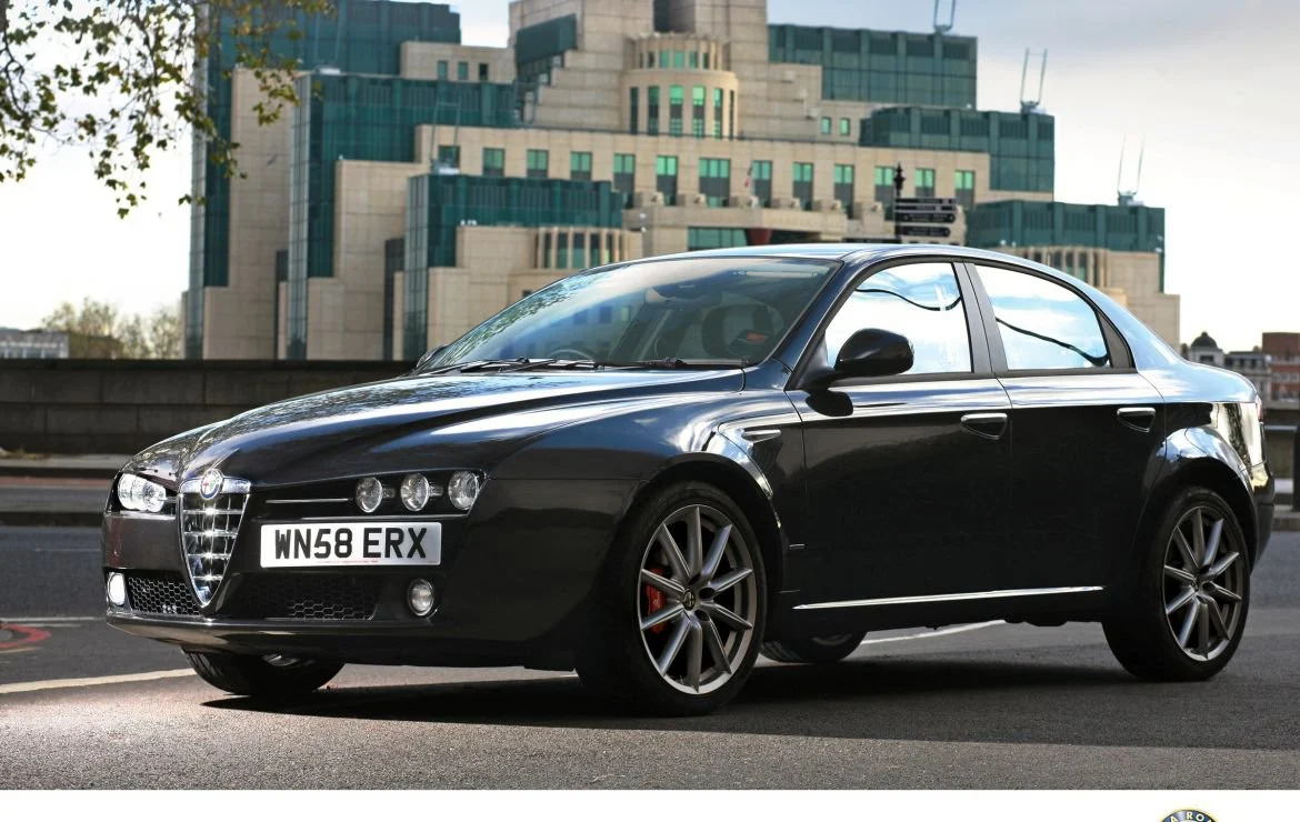 Italianii au destructurat banda „alfa 159”: Români, specializați în spargeri la magazine de lux