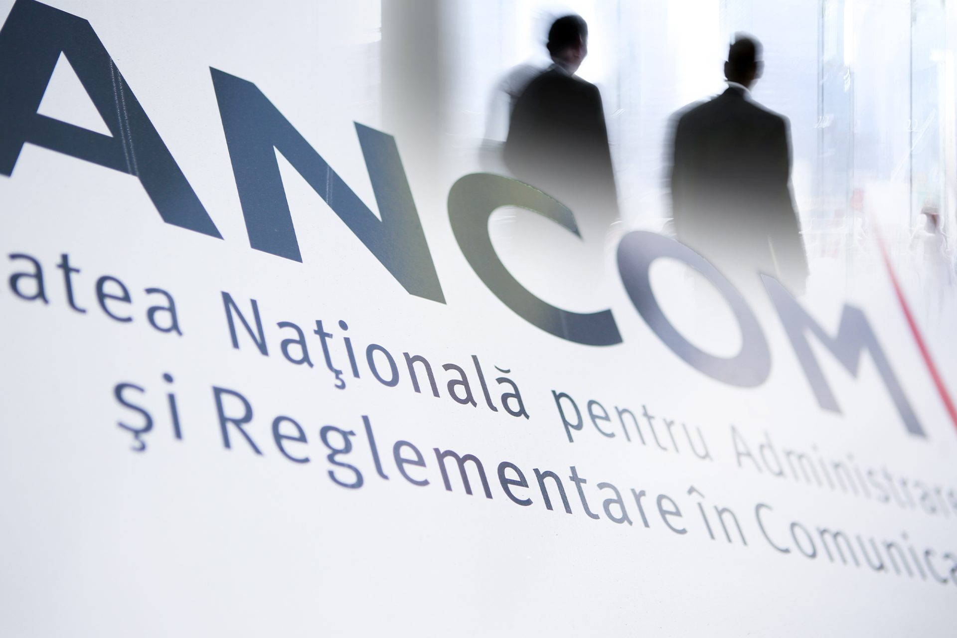 Un politician celebru, cu 8.700 euro net lunar la ancom