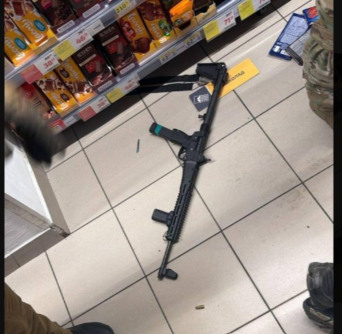 Înarmat cu mitralieră, un bărbat a terorizat Kievul înainte de arestare