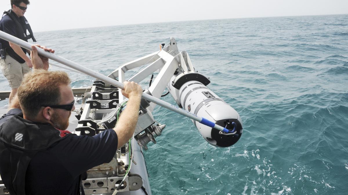 Americanii trimit drone submarine în Ormuz: Război împotriva minelor iraniene