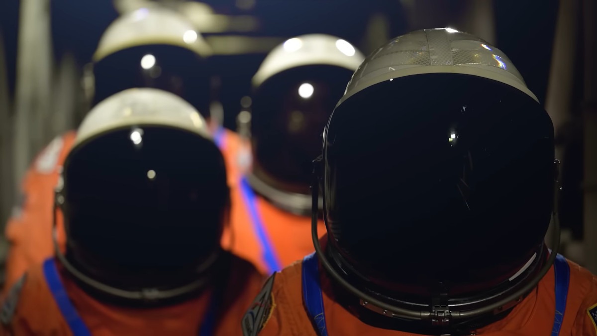 Oameni, la peste 400.000 km de pământ prin misiunea artemis ii, record istoric