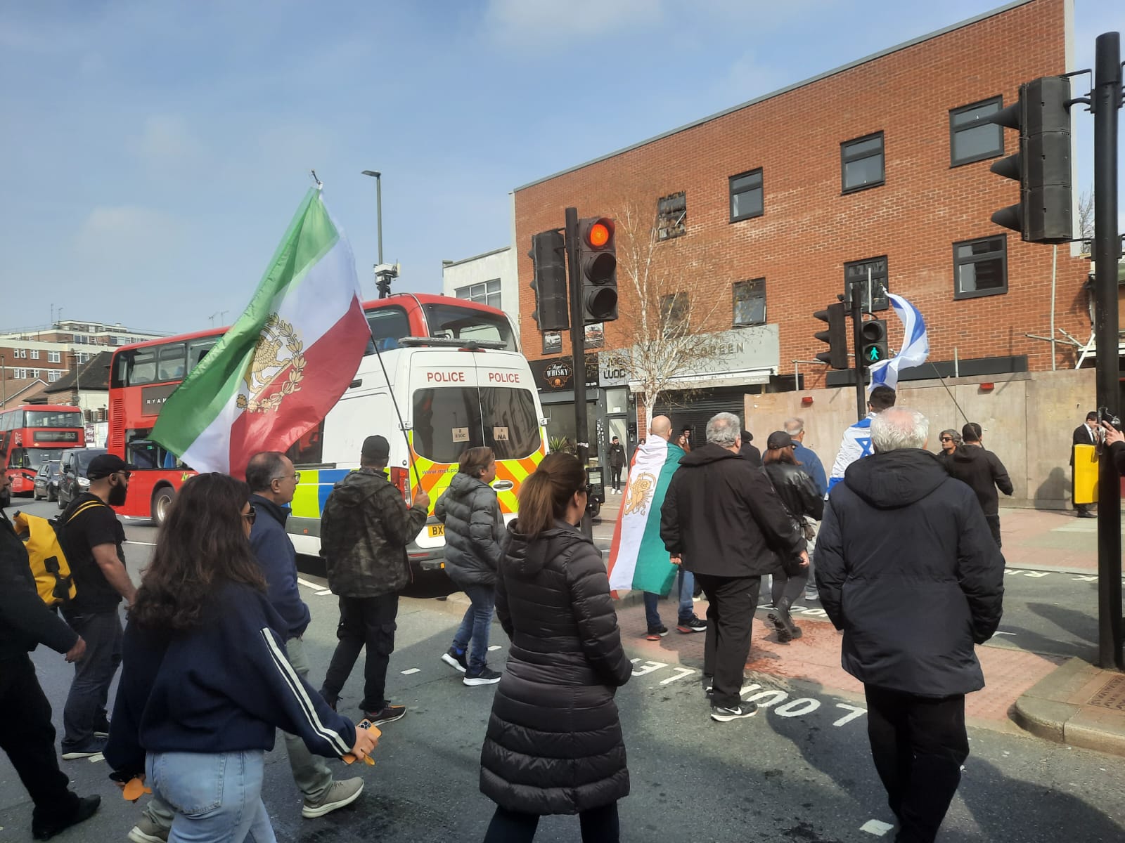 Trei arestări în Londra, după atacul antisemit asupra ambulanțelor