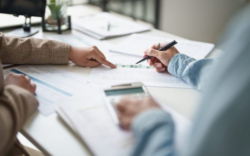 Educație: Control general la Inspectoratele Școlare. Plăți, litigii și fonduri, pe tapet