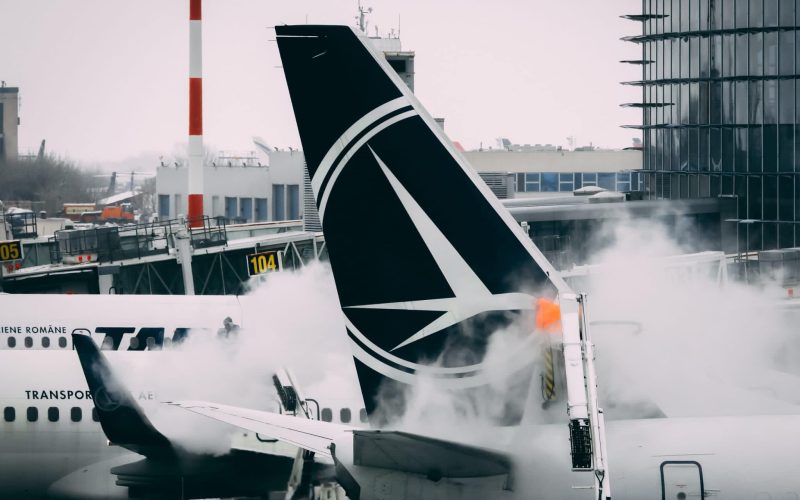 UE: Măsuri de urgență pentru combustibilul avioanelor, în contextul crizei