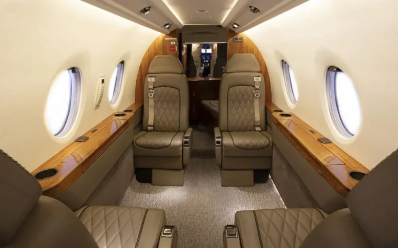 Sfânta Lumină, din zona de război, adusă în România cu avion privat