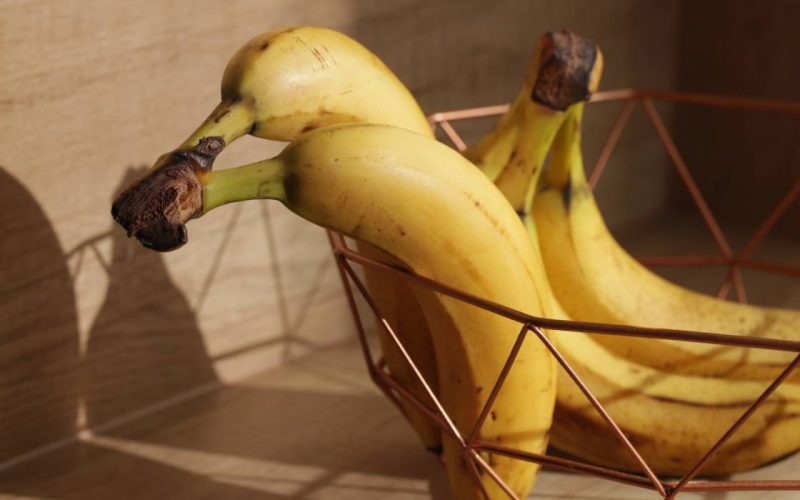 Descoperire: Trucul simplu care prelungește viața bananelor și te scapă de risipă