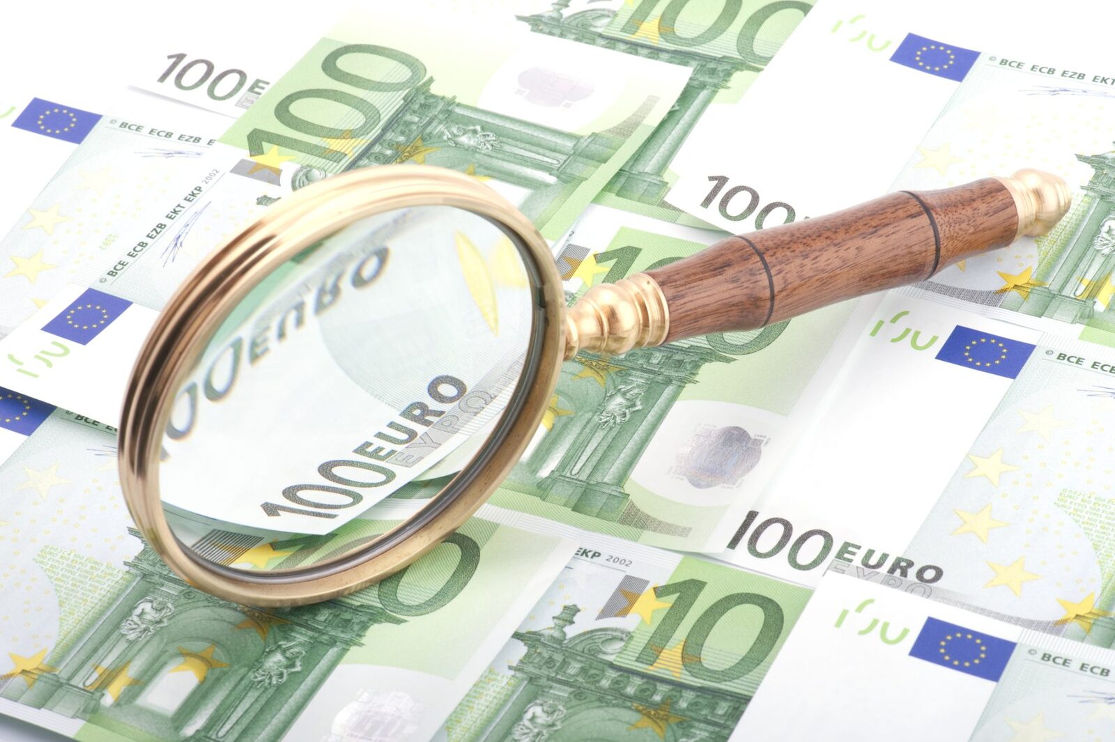 Cercetători postdoctorali, așteptați: 400 milioane EUR din fonduri europene în 2026