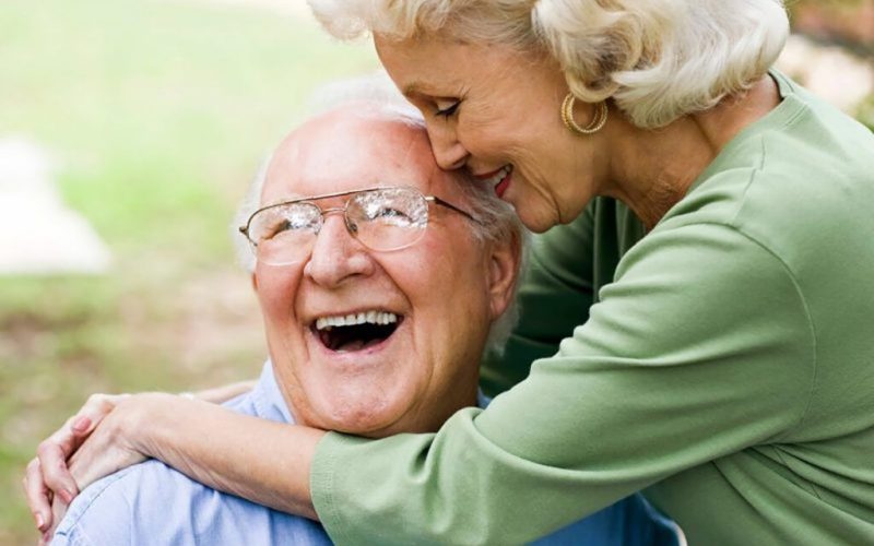 București: Trăsătura banală care ține demența la distanță. Studiu Harvard