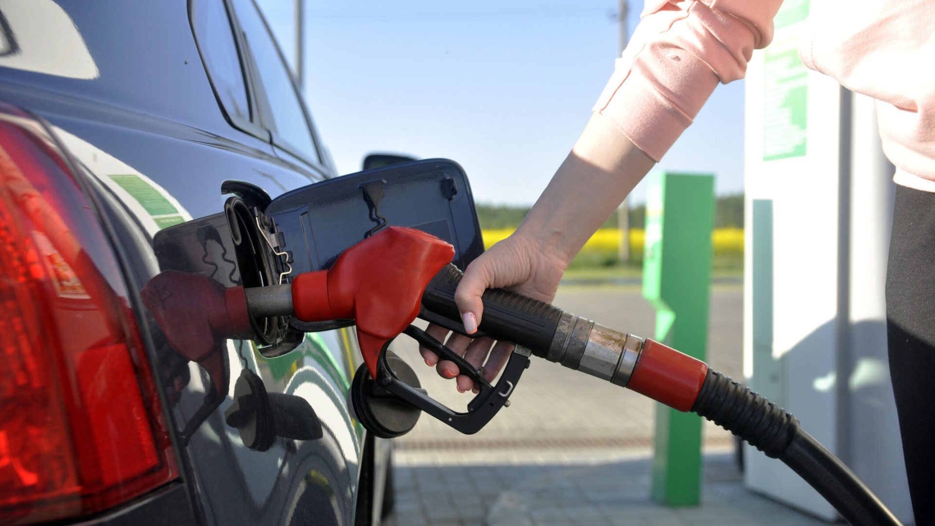 Carburanții nu mai scad: Ionuț Dumitru, despre prețuri „o iluzie”