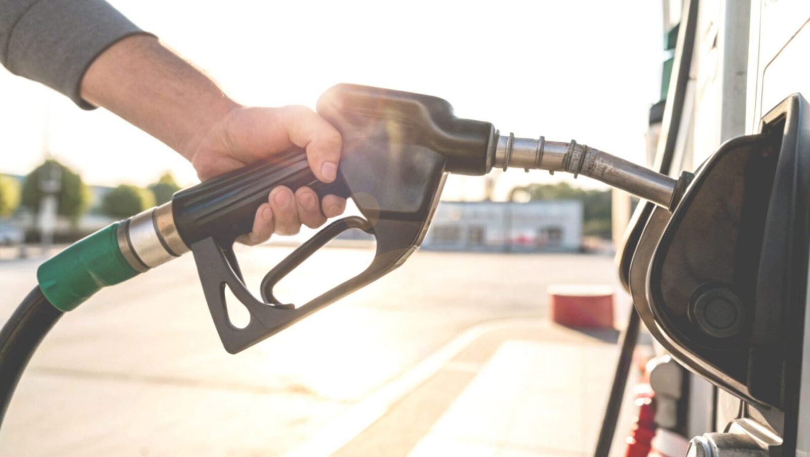 Prețurile Carburanților, Stabile în Marile Orașe, Joi, 9 Aprilie 2026 Prețurile carburanților au continuat să fluctueze la nivel național joi, 9 aprilie 2026, însă șoferii au putut observa o oarecare stabilitate a prețurilor în marile orașe din România