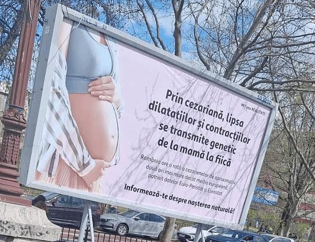Panouri anti-cezariană în București, critici dure la adresa lor