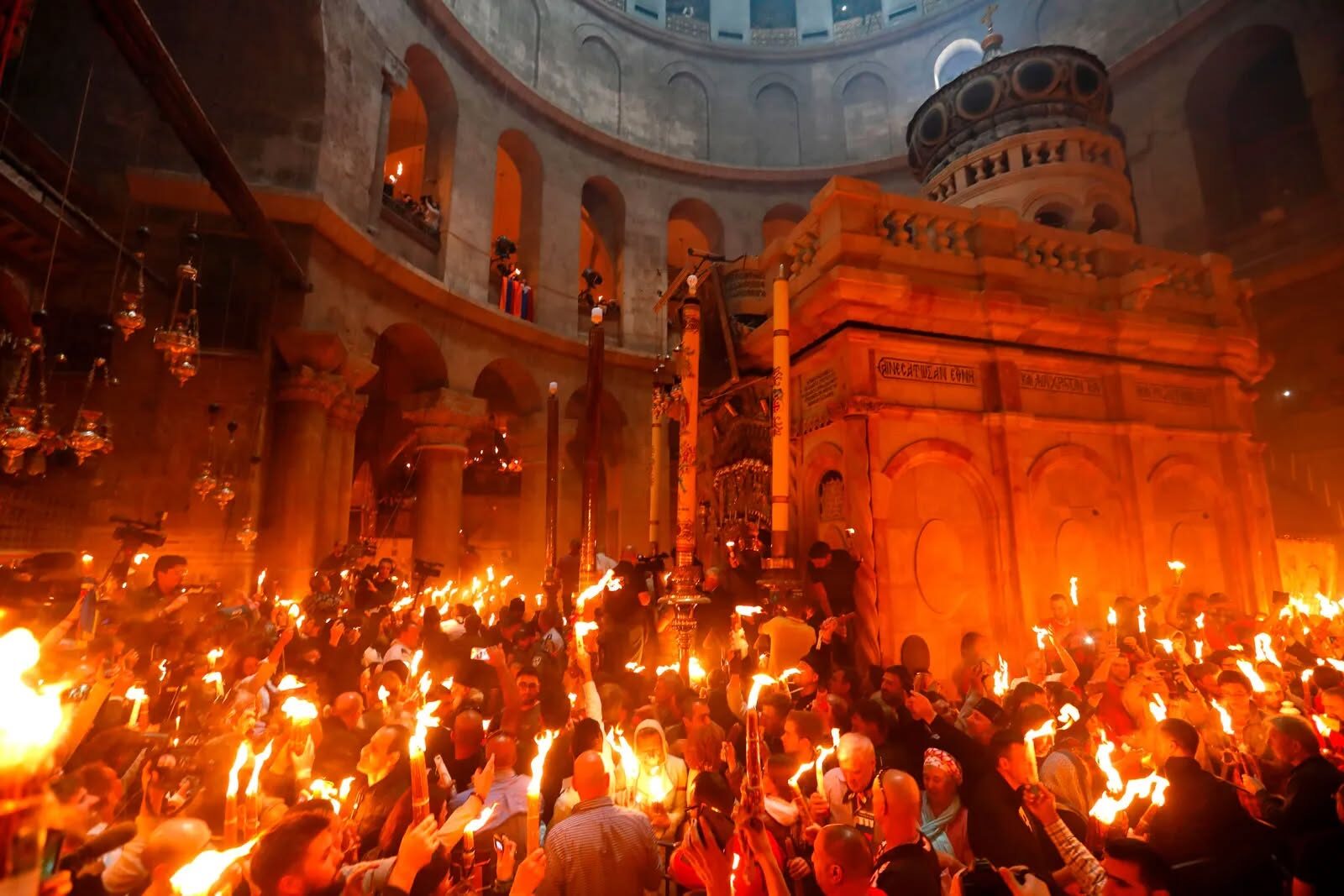 Biserica Sfântului Mormânt din Ierusalim se redeschide pentru credincioși, după 40 de zile de restricții impuse în contextul tensiunilor din Orientul Mijlociu